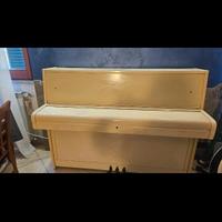 pianoforte 350 euro trattabili da accordare