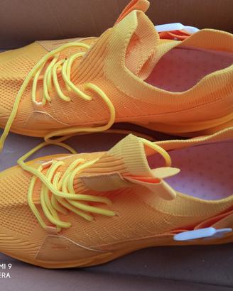 2 Scarpe sportive ragazzo numero 41 /42 Stock