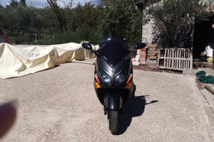 Yamaha T-Max 500 anno 2004