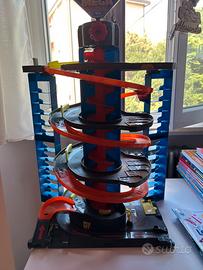 Mega garage Hot Wheels