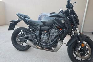 Yamaha MT-07 Tech Black 07/2022 + Accessori