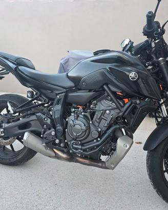 Yamaha MT-07 Tech Black 07/2022 + Accessori