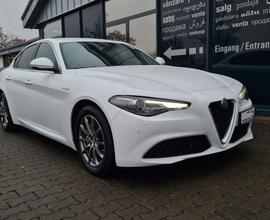 Alfa Romeo Giulia 2.0 Turbo 200 CV Sprint AUT - XE