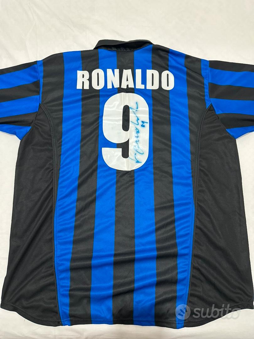 Maglia Inter firmata da Ronaldo “Il Fenomeno” Collezionismo In