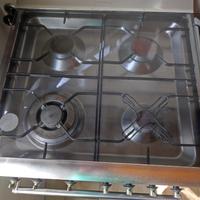 Forno elettrico e piano cottura in gas