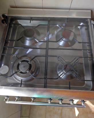Forno elettrico e piano cottura in gas