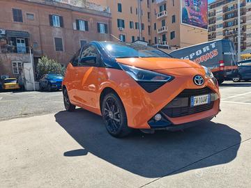 Toyota Aygo 5 Porte Aygo 5p 1.0 x-wave Orange m-mt