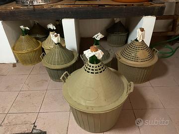 9 Damigiane per vino