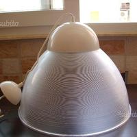 Lampada a sospensione mezza sfera