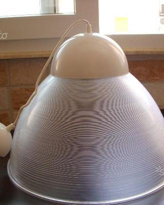 Lampada a sospensione mezza sfera