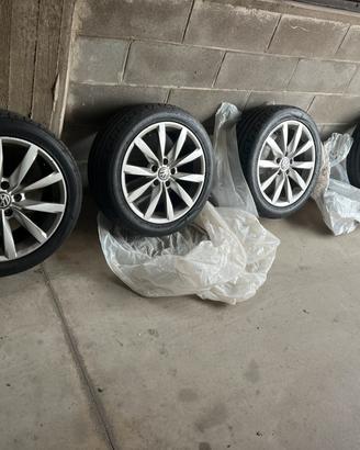 CERCHI 17 GOLF 7 CON GOMME