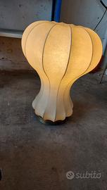 Lampada da tavolo cocoon di castiglioni per flos
