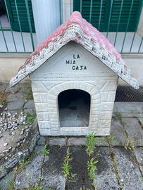Cuccia per cane in cemento armato
