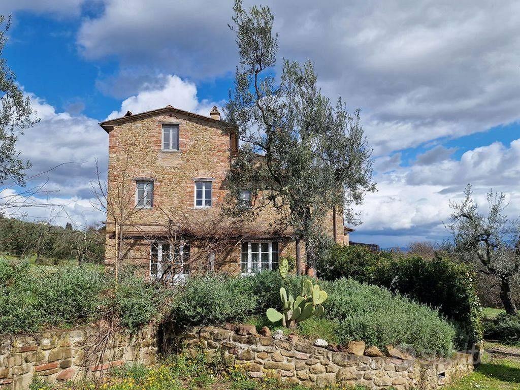 Rustico / Casale di 350 m² con più di 5 locali e b - Vista 3