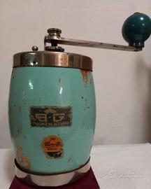 macinacaffè manuale italiano degli anni 50