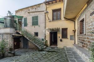 3 LOCALI A CAPRANICA