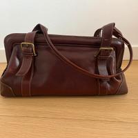 borsa in cuoio modello stile "medico"