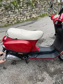 Vespa et4  cilindrata 50 cc