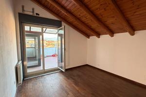 Mansarda 2 vani con terrazzo a livello di 20 mq