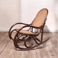 sedia a dondolo stile Thonet 