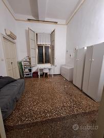 Due stanze singole in via dell’indipendenza