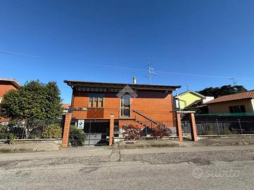 CASA INDIPENDENTE A TRECATE