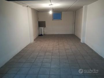 GARAGE/MAGAZZINO 30mq pavimentato a PORTO RECANATI