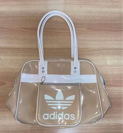 Borsa Adidas vintage in vernice.