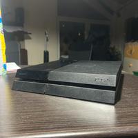 PS4 + 4 giochi + controller
