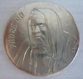 Medaglia Padre Pio Beato, 2 Maggio 1999, Senesi