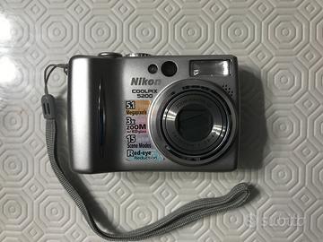 Nikon 5200 con custodia subacquea e valigetta