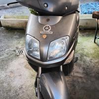 scooter Yamaha versitis 300