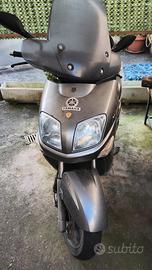 scooter Yamaha versitis 300