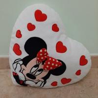 Cuscino arredo Minnie Disney, a forma di cuore.