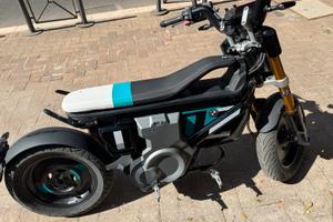 Scooter bmw ce 02