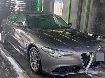 auto alfa giulia