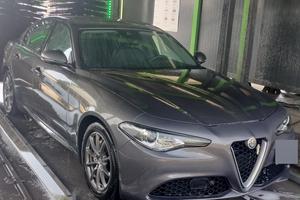 auto alfa giulia