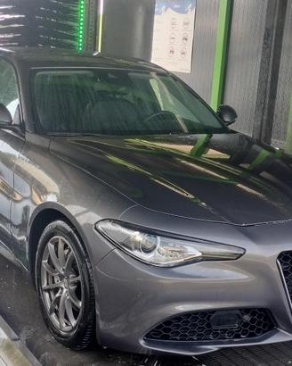 auto alfa giulia