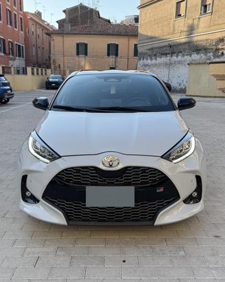 Toyota yaris 1.5 gr sport