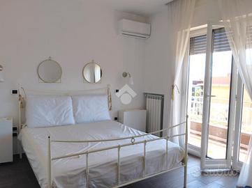3 LOCALI A NAPOLI