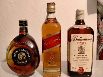 bottiglie whisky e stravecchio 