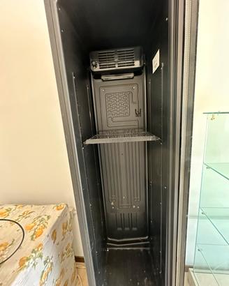 Frigo Cantina, espositore Wine slim r600a
