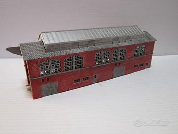 LIMA DEPOSITO PER LOCOMOTIVE CON BINARIO