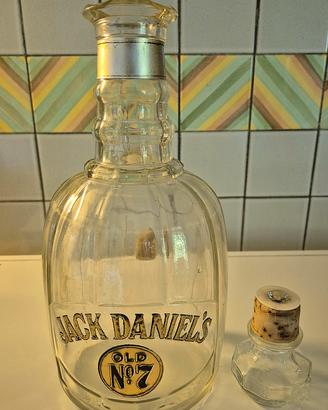 vecchia bottiglia di Jack Daniel's Old 7