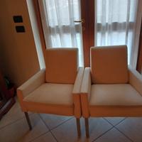 Due poltrone sfoderabili ottime 