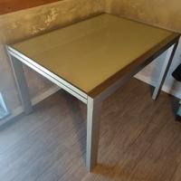 Tavolo rettangolare allungabile