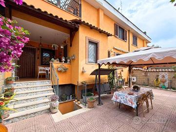 VILLA A SCHIERA A ROMA