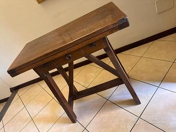 Tavolo scrittoio vintage in legno con cassetto