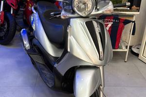 Piaggio Beverly Tourer 300