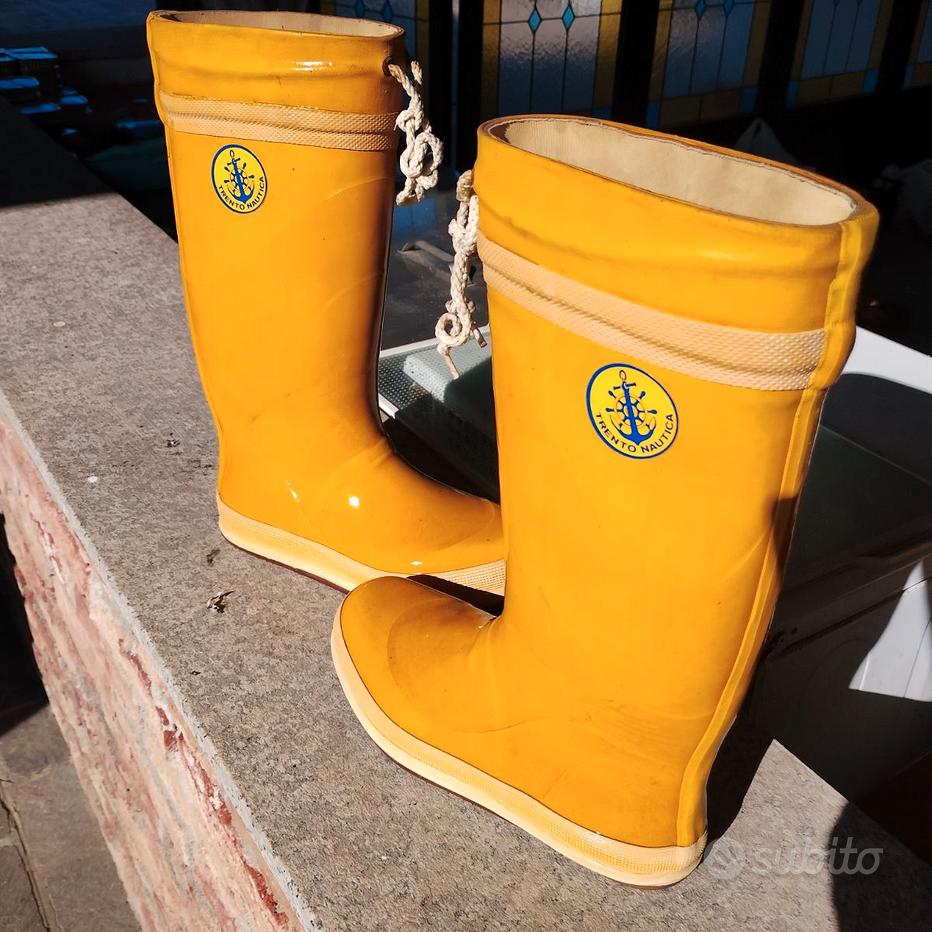 Stivali vela Sports e attrezzatura sportiva usata